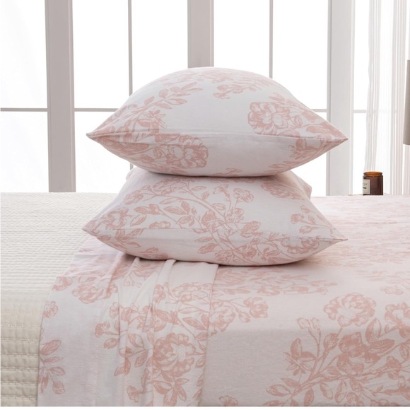 Great Bay Floral Flannel Sheets - Picture 1 of 5